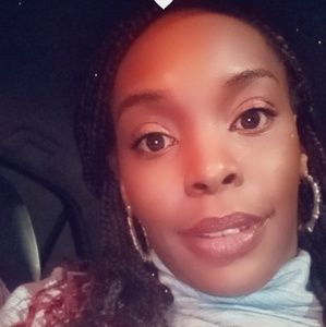 Meet your Posher, Acelia